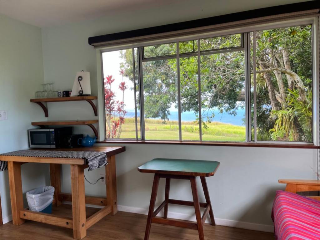 Waipio Studio Apartment Kukuihaele Bagian luar foto