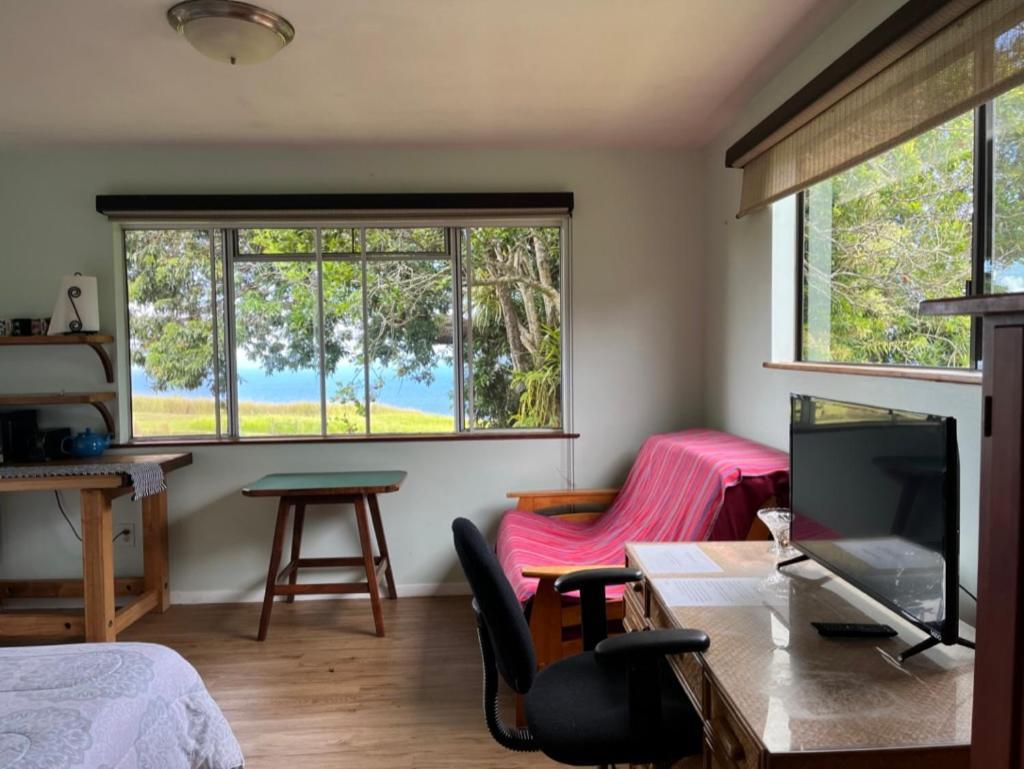 Waipio Studio Apartment Kukuihaele Bagian luar foto